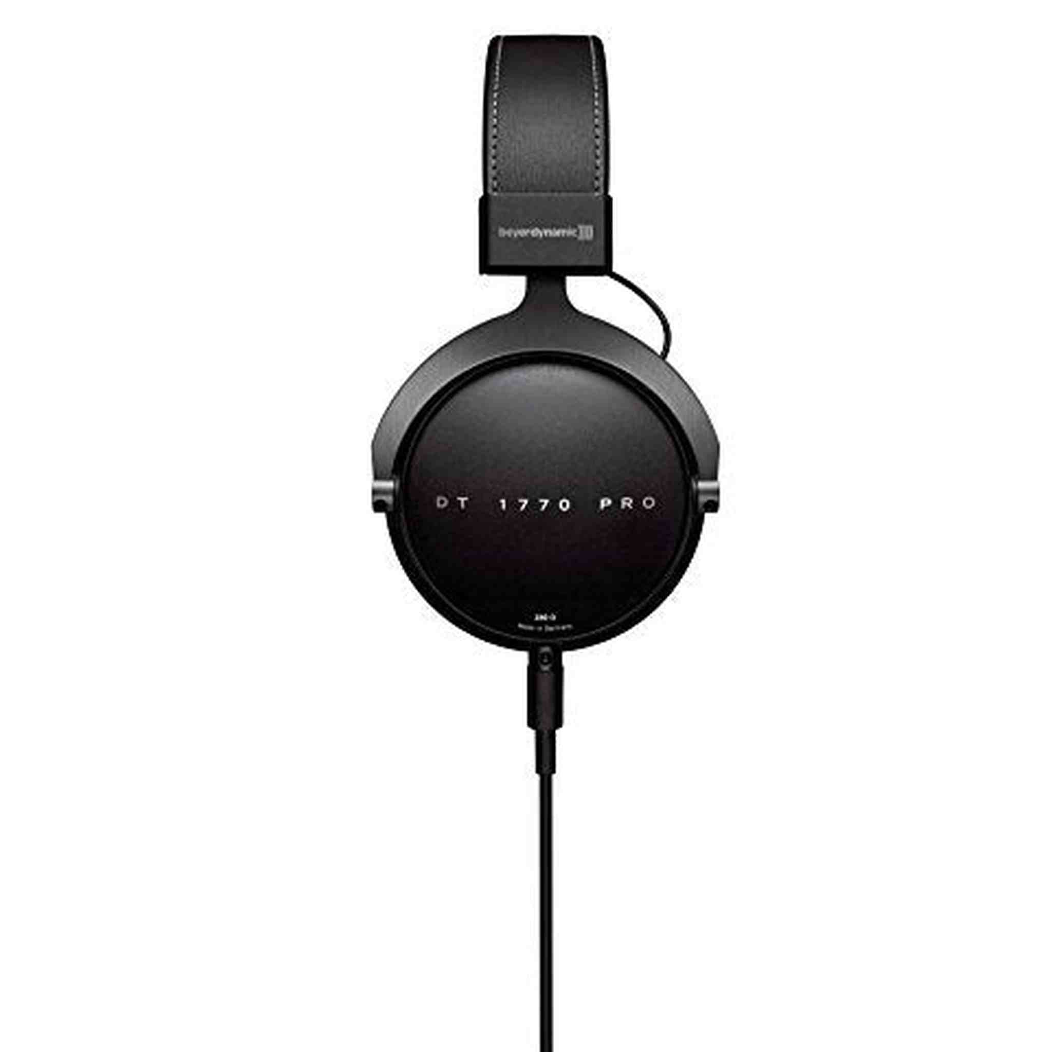 Beyerdynamic DT 1770 Pro 250 Ohm Headphones Bundle with Headphone Splitter Beyerdynamic