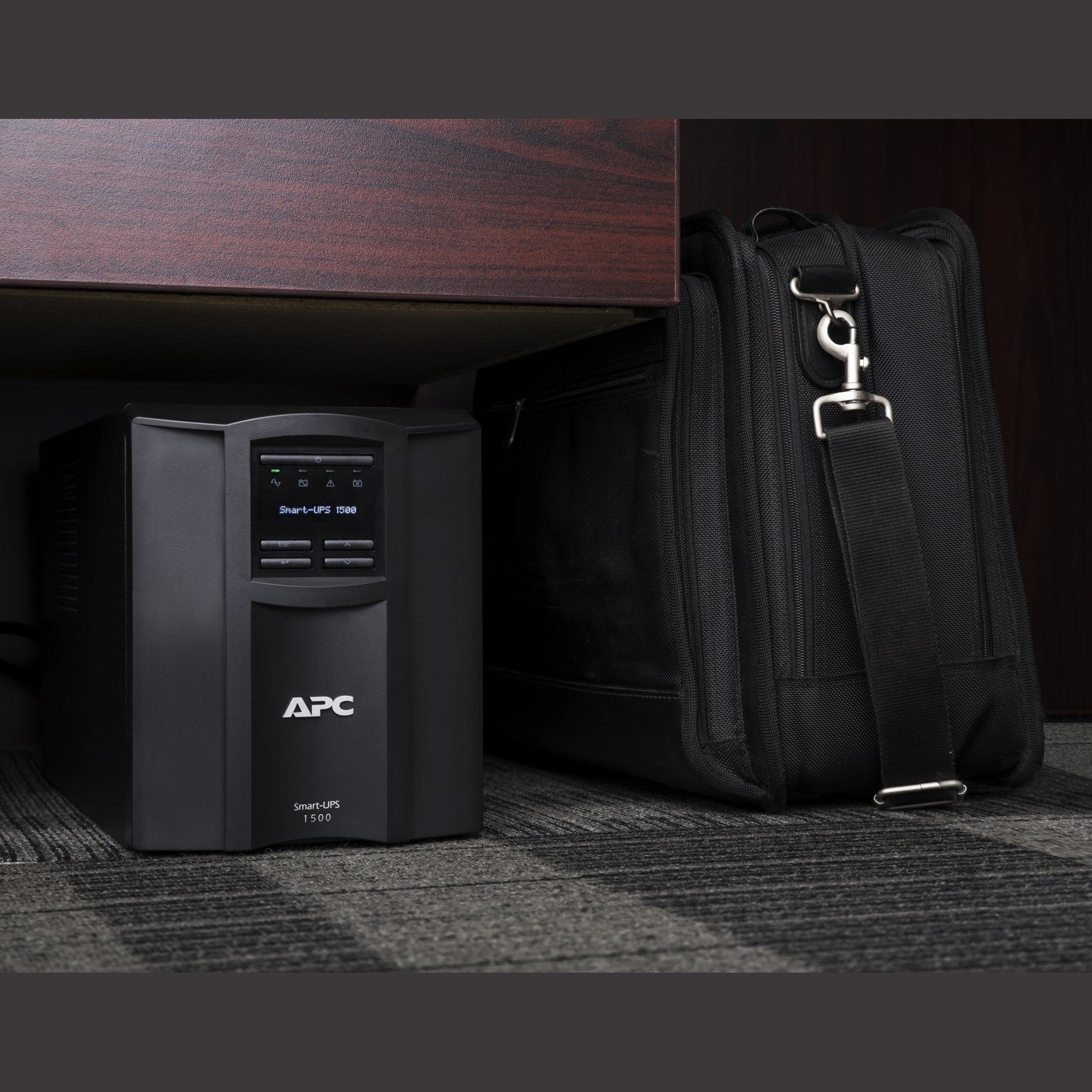 APC 1500VA Smart UPS with SmartConnect, SMT1500C Sinewave UPS Battery Backup, AVR, 120V, Line Interactive Uninterruptible Power Supply