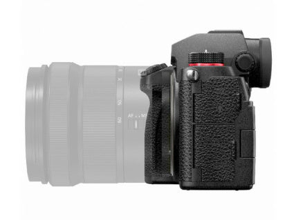 Panasonic LUMIX S5 Full Frame Mirrorless Camera and LUMIX S PRO 70-200mm F4 Telephoto Lens Panasonic