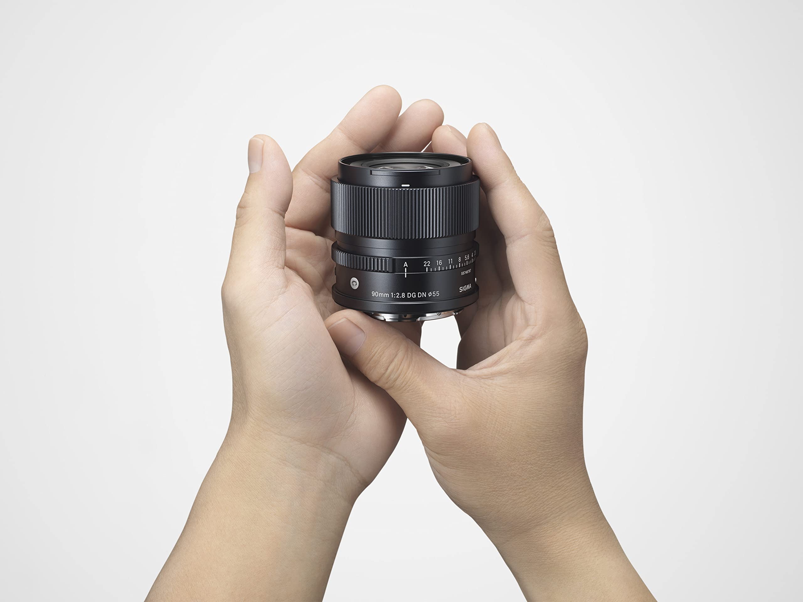 90mm F2.8 DG DN for L-Mount